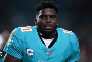 Tyreek Hill sends very strange message to Miami Dolphins General Manager